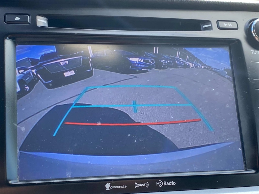2019 Blizzard Pearl Toyota Highlander SE AWD SUV