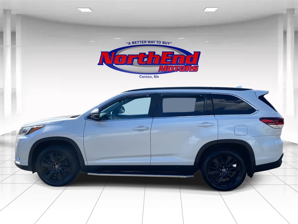 2019 Blizzard Pearl Toyota Highlander SE AWD SUV