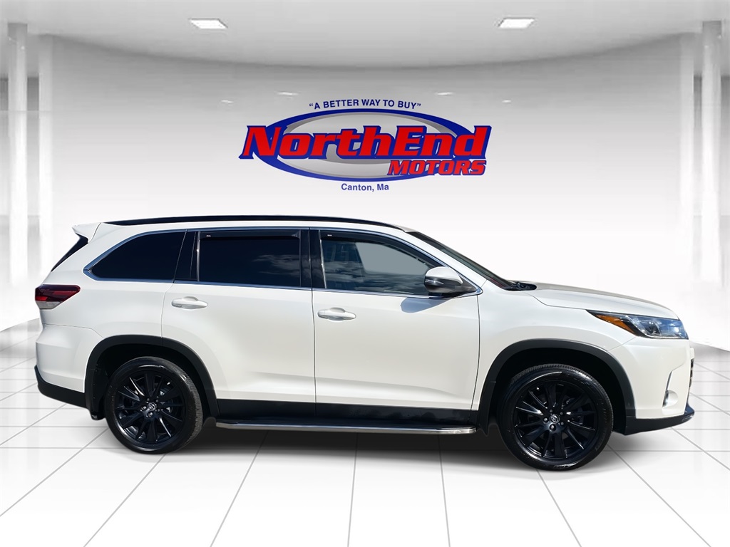 2019 Blizzard Pearl Toyota Highlander SE AWD SUV
