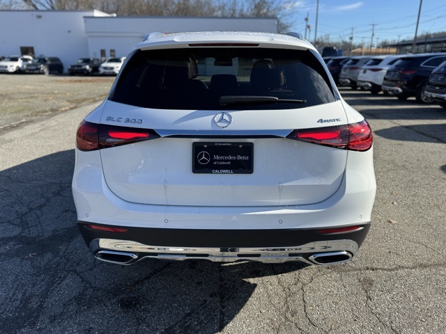 2026 Mercedes Benz GLC 300 4MATIC photo 3