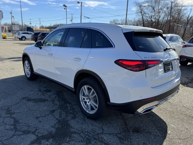 2026 Mercedes Benz GLC 300 4MATIC photo 4