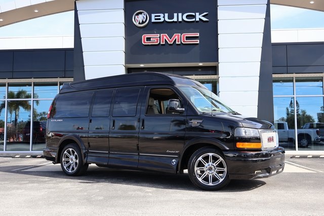 2017 GMC Savana LT's photo