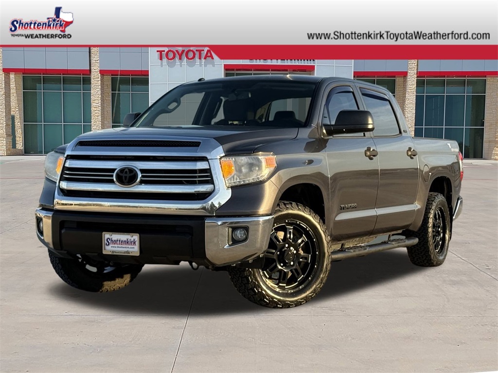 2017 Toyota Tundra SR5's photo