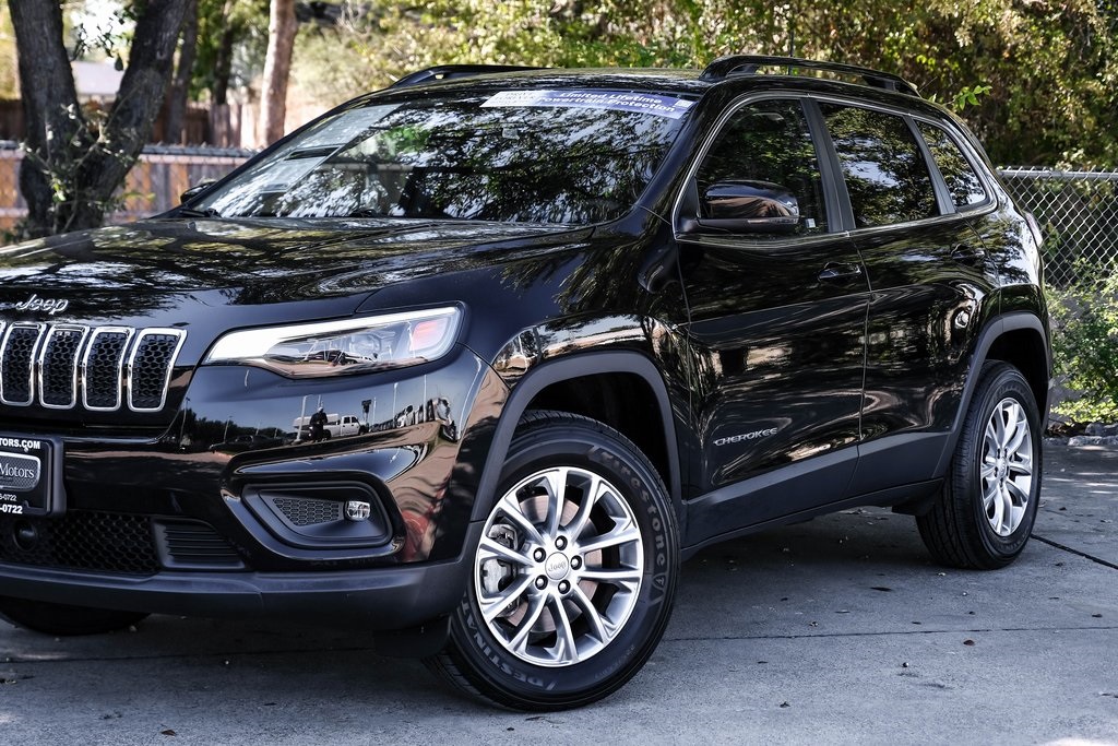 used 2022 Jeep Cherokee car, priced at $25,013