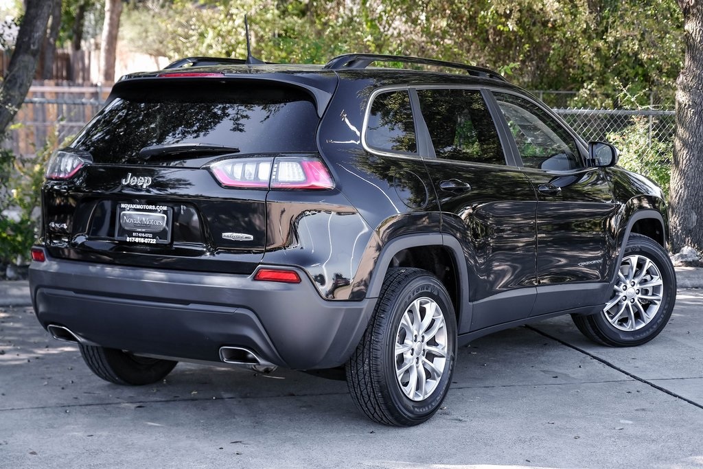 used 2022 Jeep Cherokee car, priced at $25,013