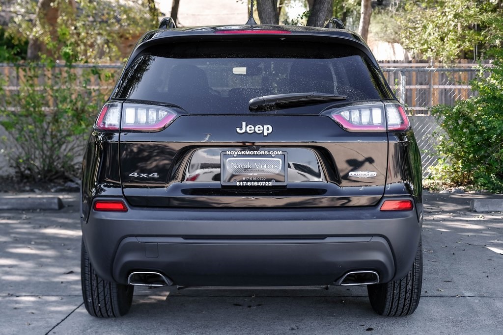 used 2022 Jeep Cherokee car, priced at $25,013