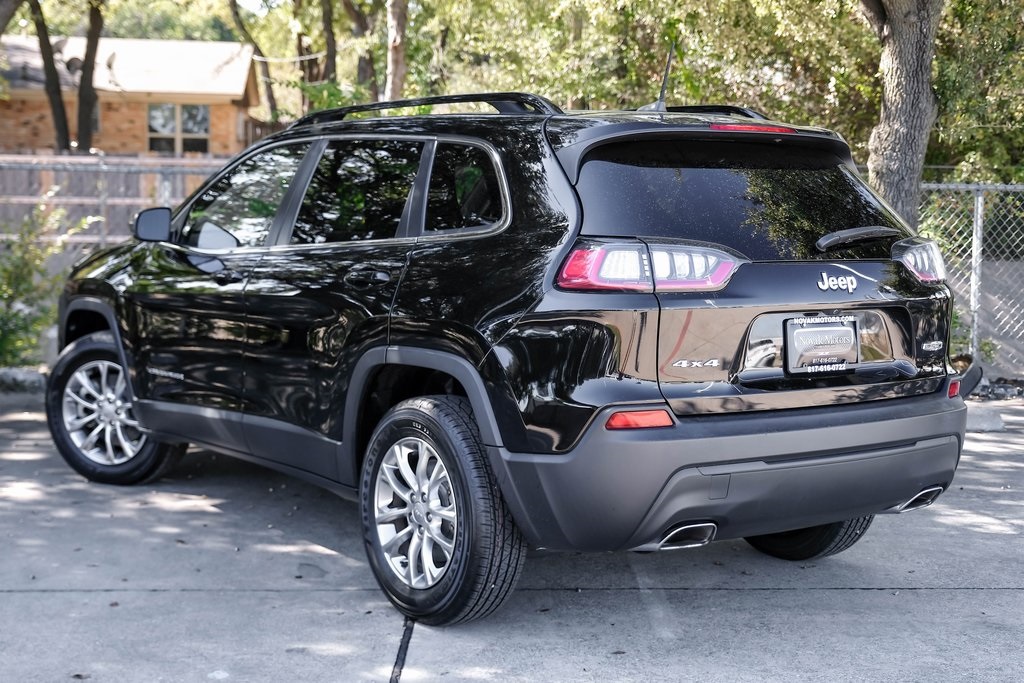 used 2022 Jeep Cherokee car, priced at $25,013