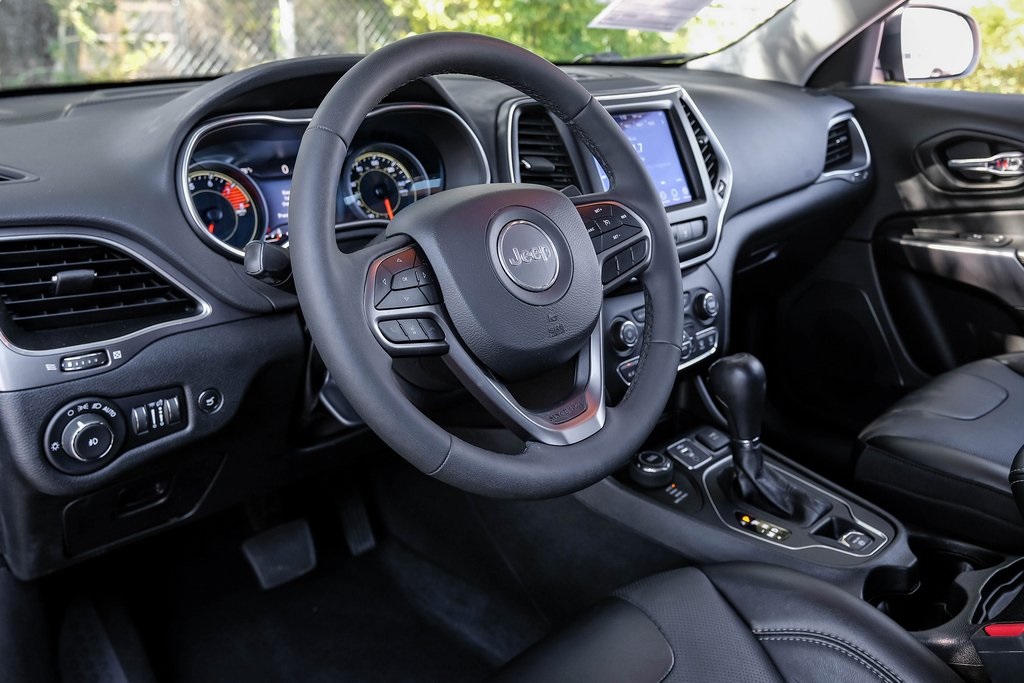 used 2022 Jeep Cherokee car, priced at $25,013