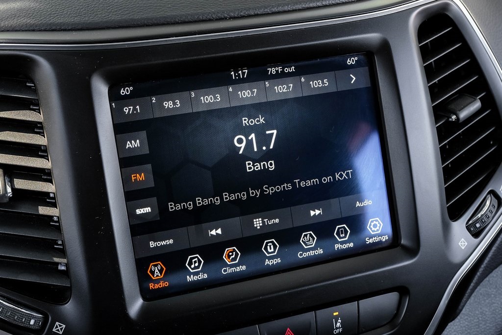 used 2022 Jeep Cherokee car, priced at $25,013