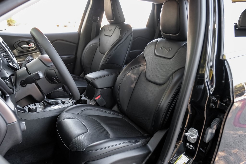 used 2022 Jeep Cherokee car, priced at $25,013