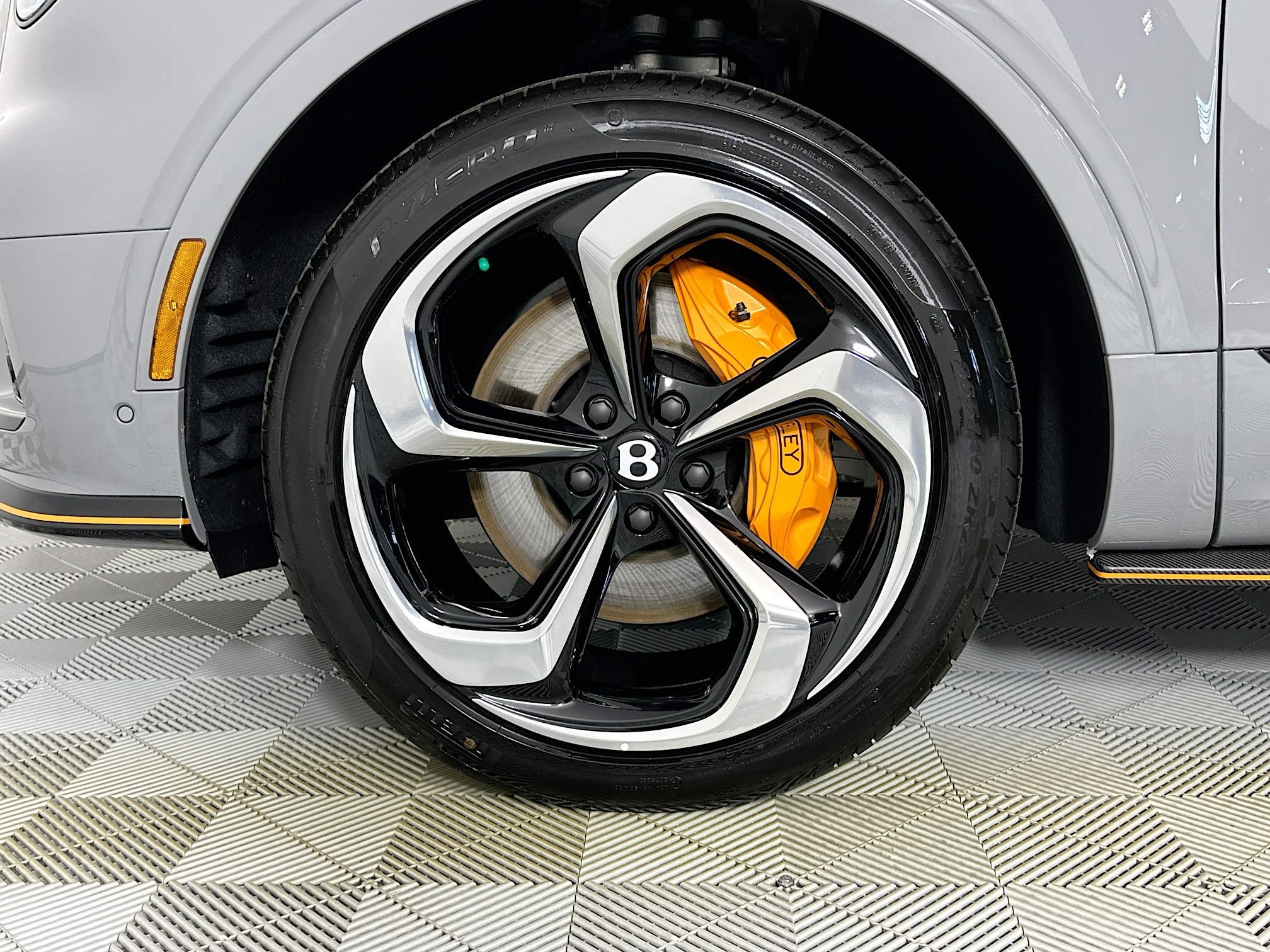 new 2025 Bentley Bentayga car