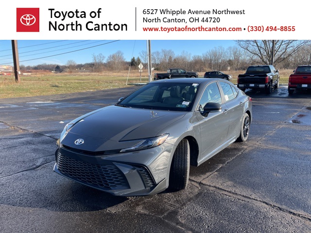 2026 Toyota Camry SE's photo