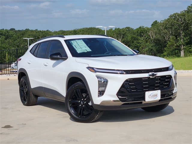 2025 Summit White Chevrolet Trax ACTIV FWD SUV