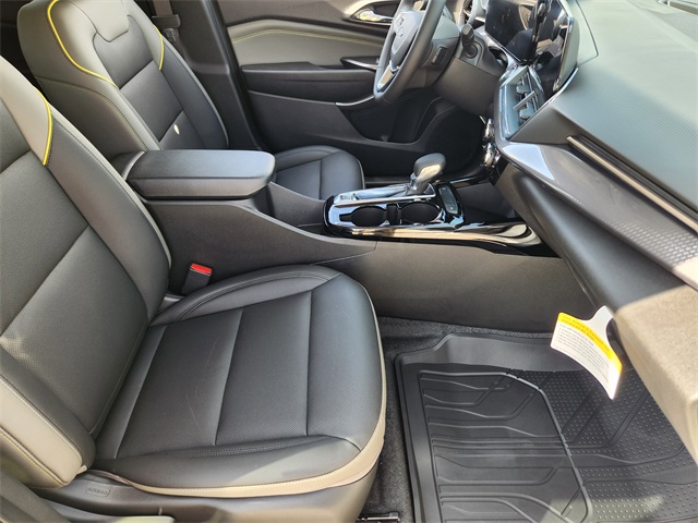 2025 Summit White Chevrolet Trax ACTIV FWD SUV