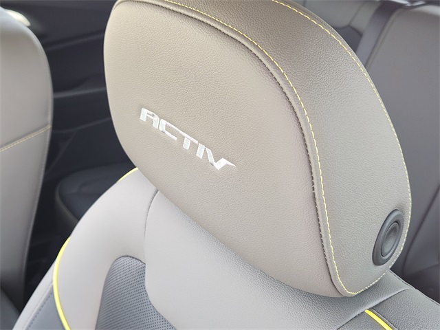 2025 Summit White Chevrolet Trax ACTIV FWD SUV