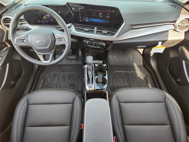 2025 Summit White Chevrolet Trax ACTIV FWD SUV