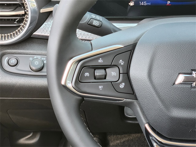 2025 Summit White Chevrolet Trax ACTIV FWD SUV