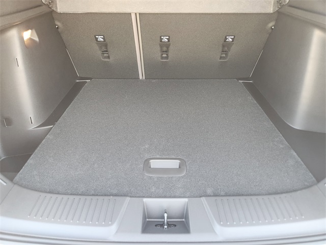 2025 Summit White Chevrolet Trax ACTIV FWD SUV