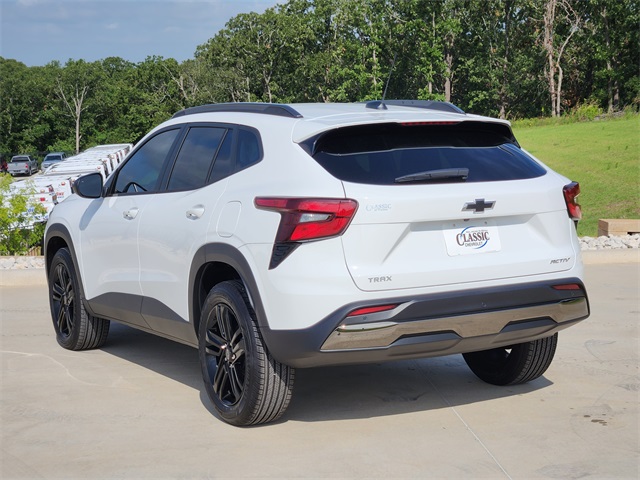 2025 Summit White Chevrolet Trax ACTIV FWD SUV