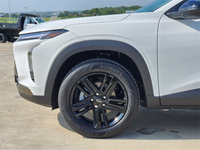 2025 Summit White Chevrolet Trax ACTIV FWD SUV