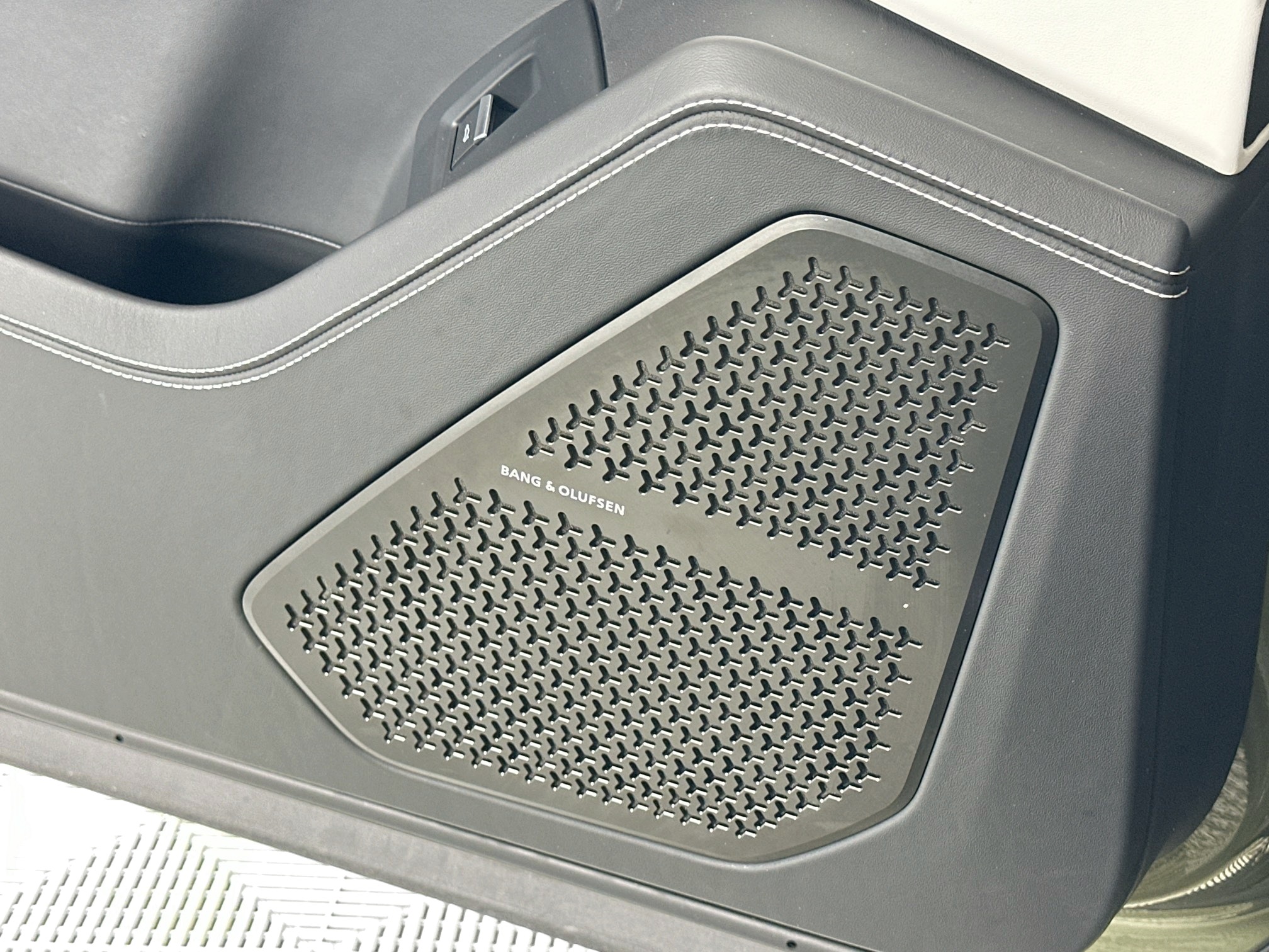 used 2024 Lamborghini Urus car, priced at $274,995