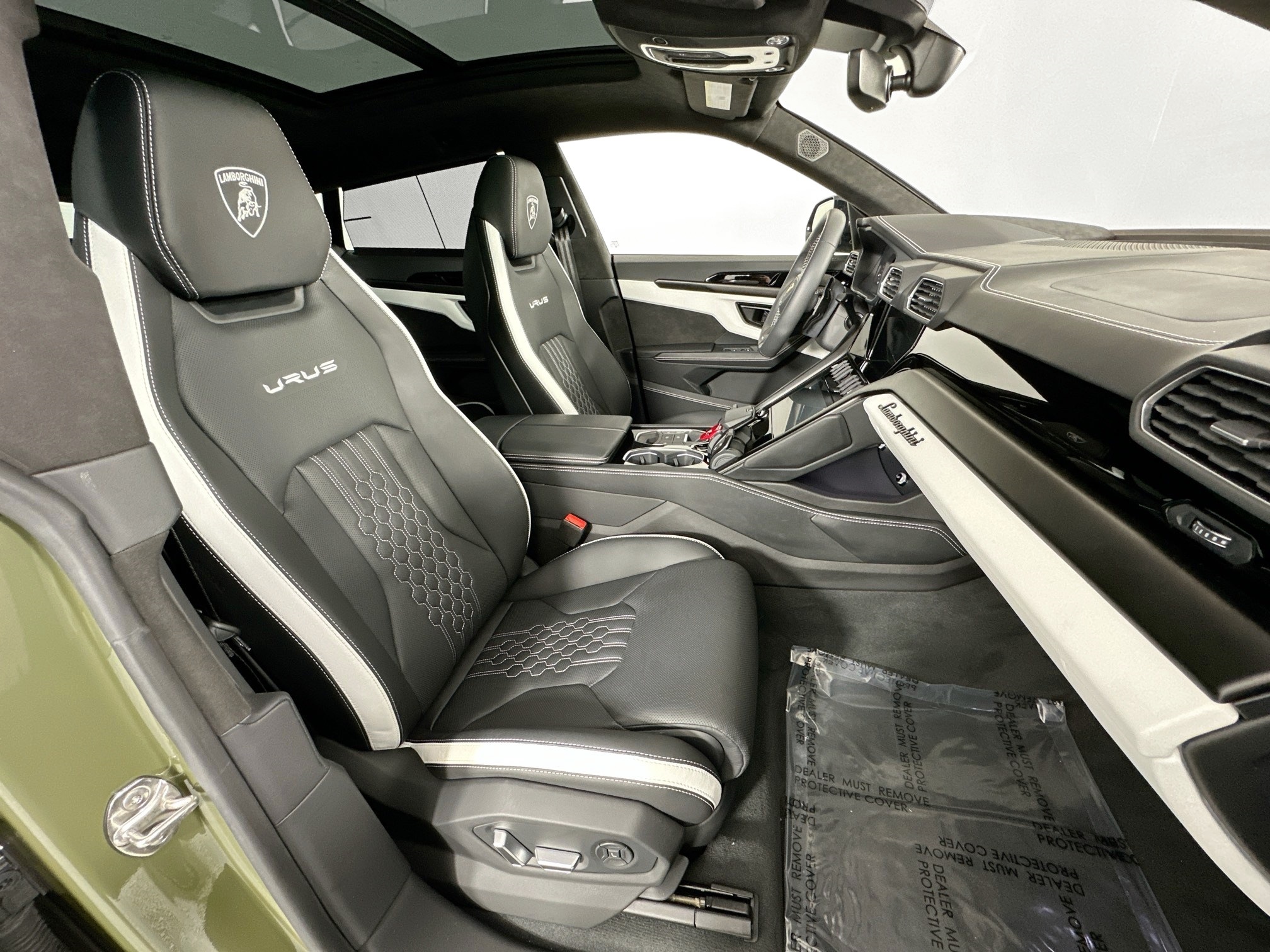 used 2024 Lamborghini Urus car, priced at $274,995