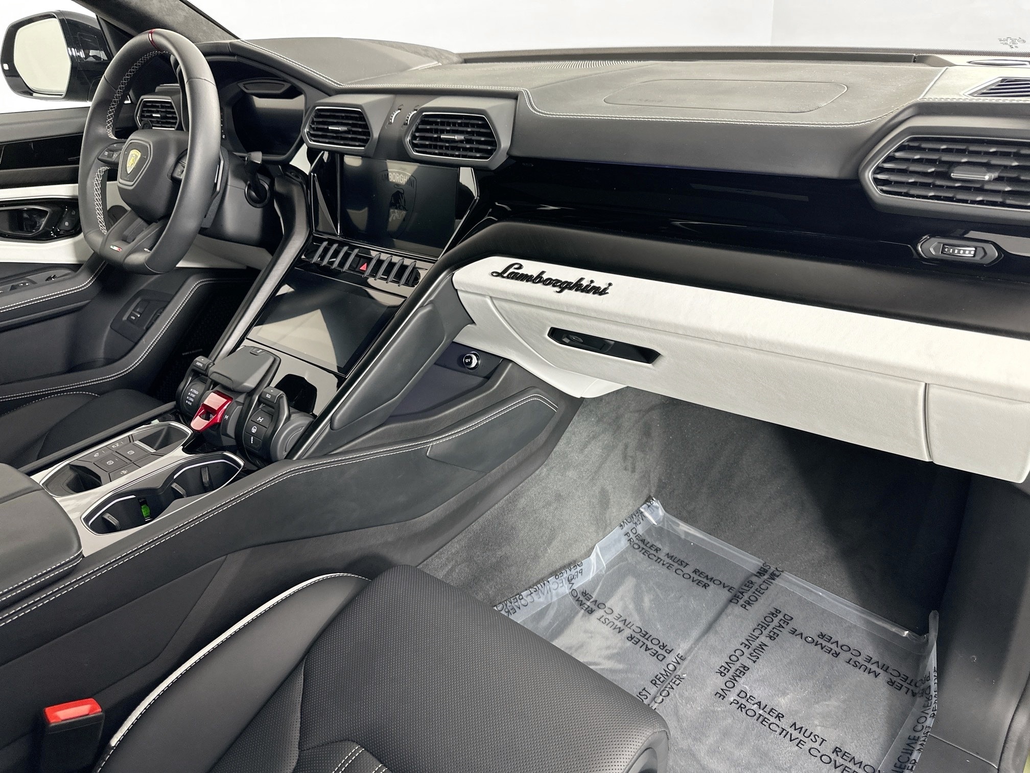 used 2024 Lamborghini Urus car, priced at $274,995