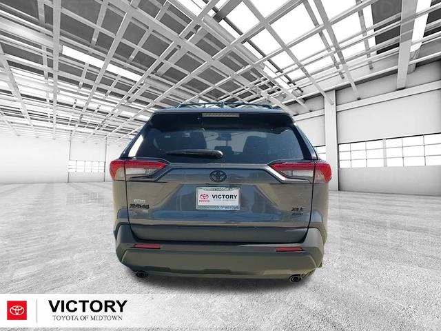 2025 Toyota RAV4 XLE photo 3