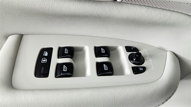 new 2026 Volvo XC90 Plug-In Hybrid car, priced at $85,625