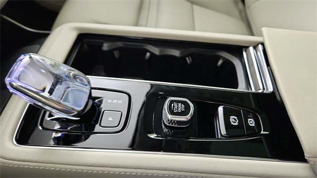 new 2026 Volvo XC90 Plug-In Hybrid car, priced at $85,625