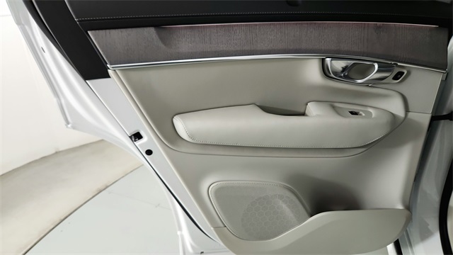 new 2026 Volvo XC90 Plug-In Hybrid car, priced at $85,625