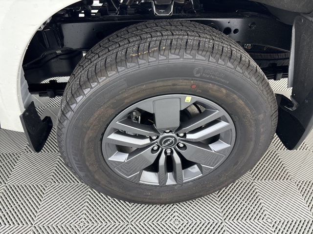 2025 Glacier White Nissan Frontier SV 4X4 Truck
