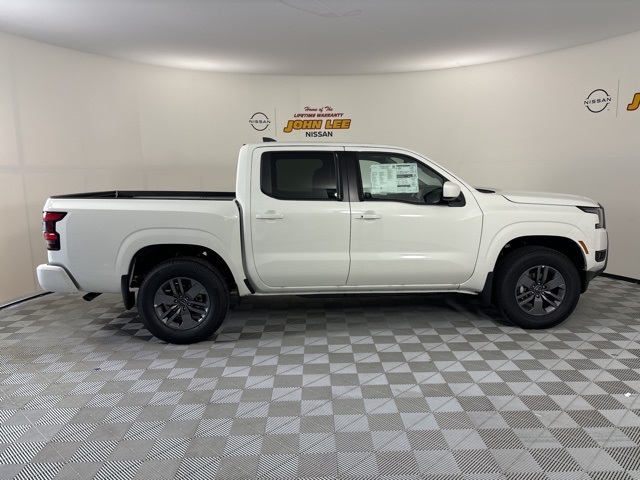 2025 Glacier White Nissan Frontier SV 4X4 Truck