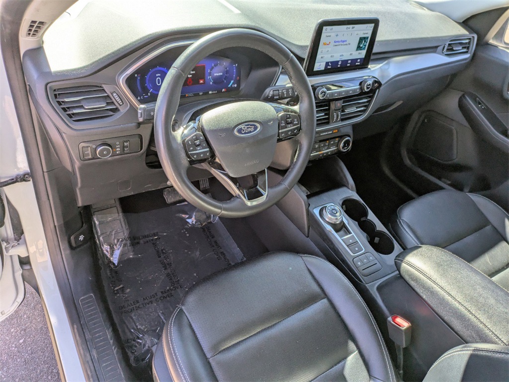 2022 Ford Escape Titanium photo 11