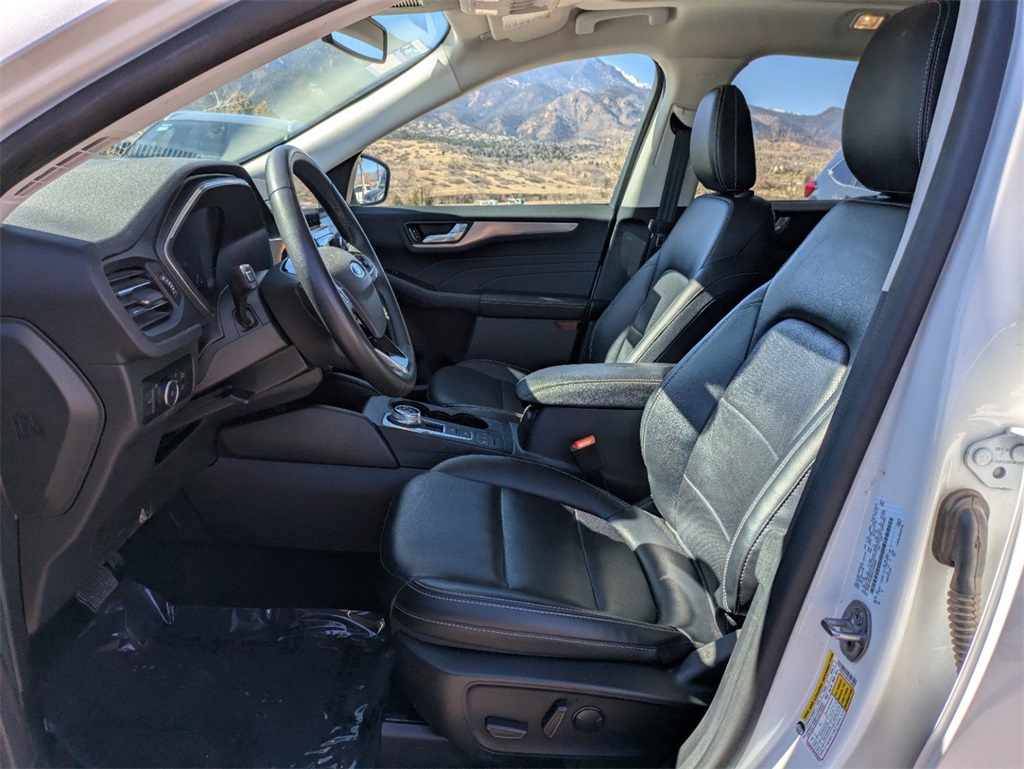 2022 Ford Escape Titanium photo 12