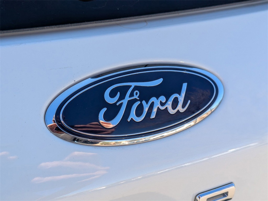 2022 Ford Escape Titanium photo 23