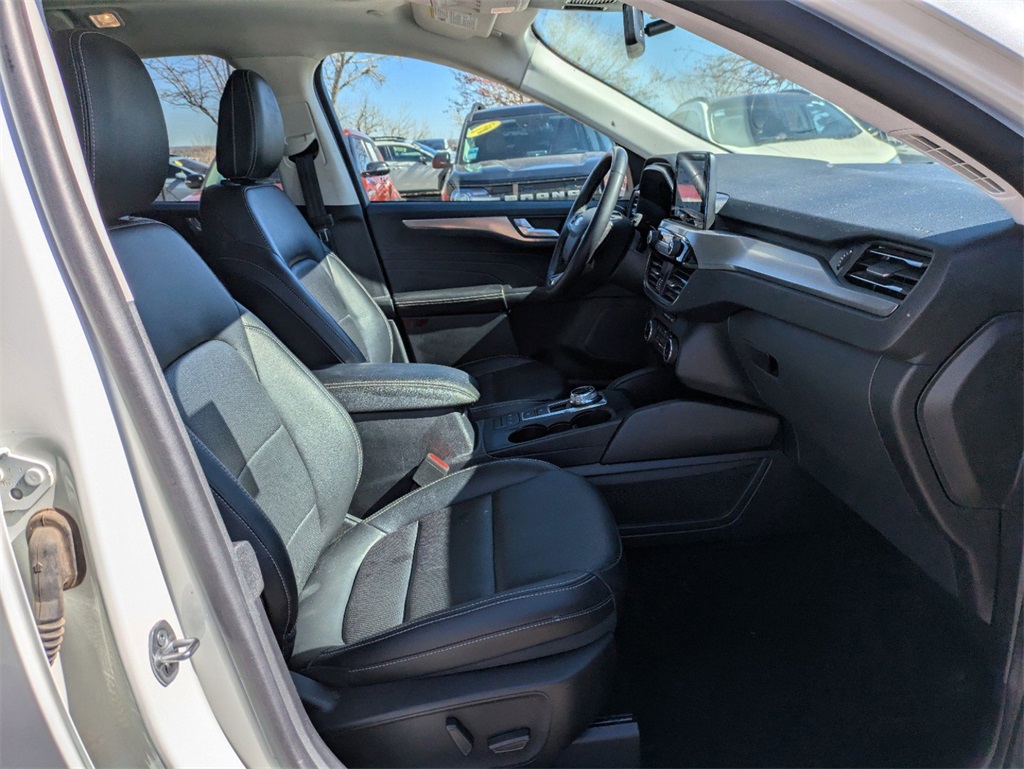2022 Ford Escape Titanium photo 26
