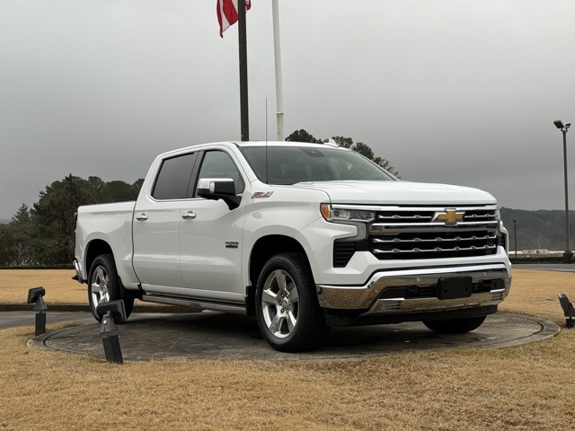 2023 Chevrolet Silverado 1500 LTZ's photo