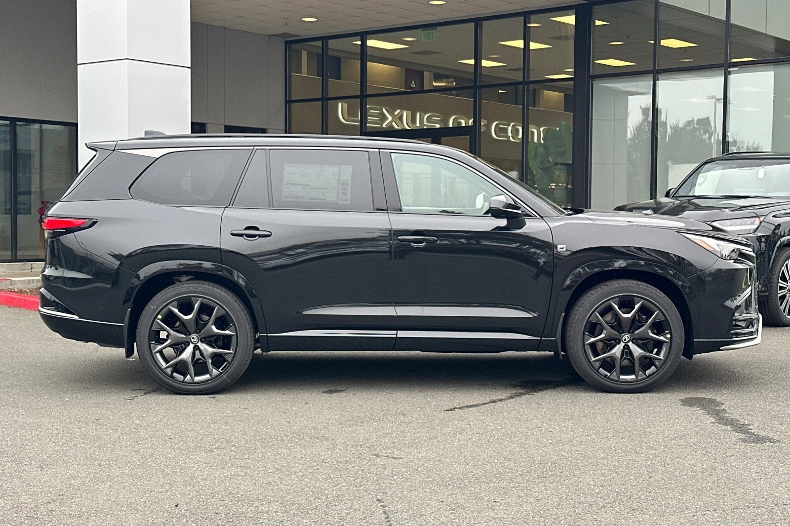 2026 Lexus TX 500h F SPORT Performance Premium photo 2