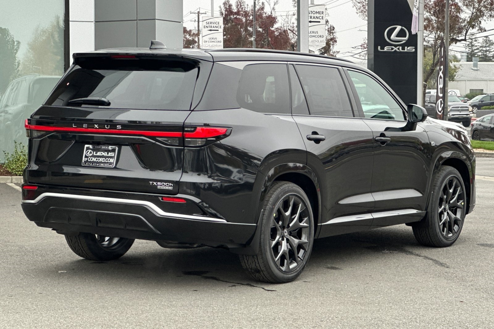 2026 Lexus TX 500h F SPORT Performance Premium photo 3