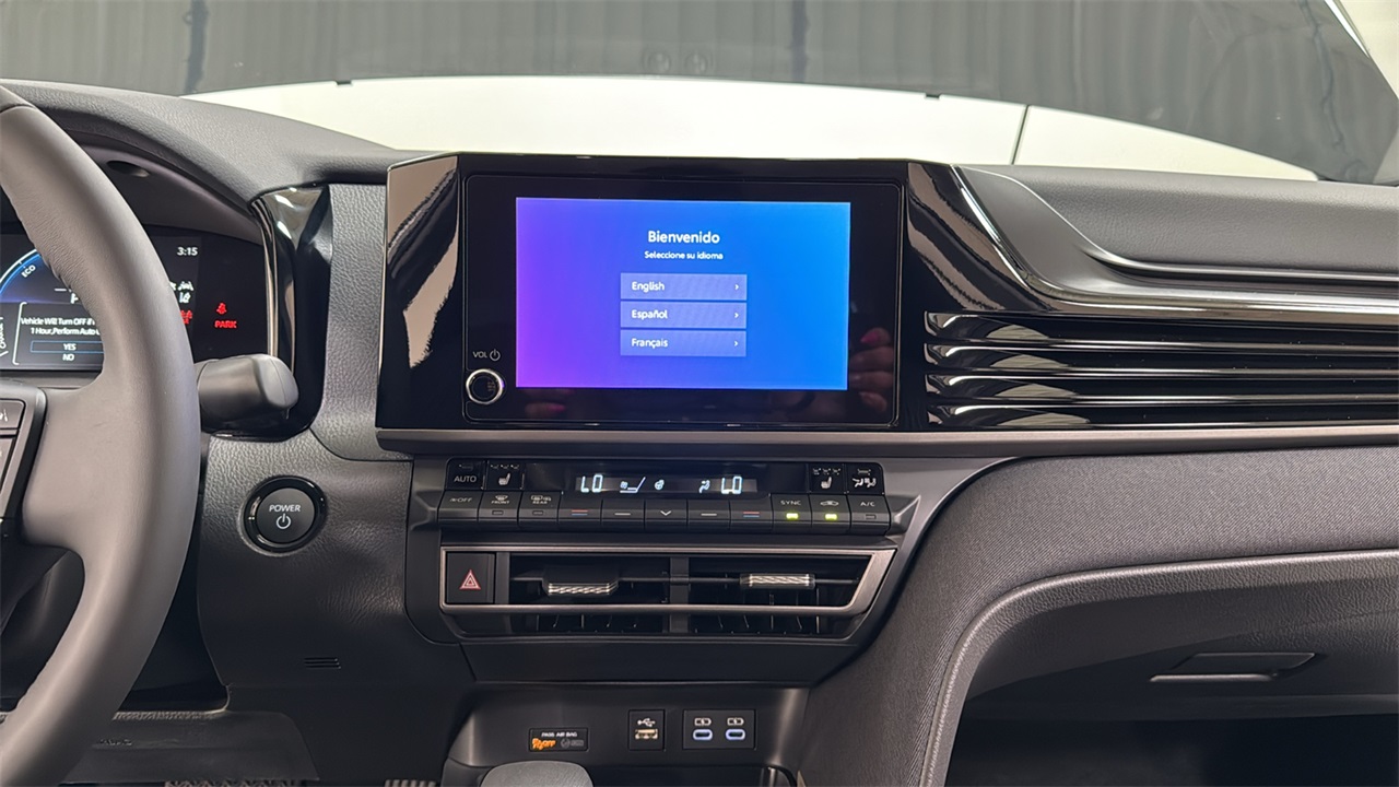 2025 Toyota Camry LE photo 10
