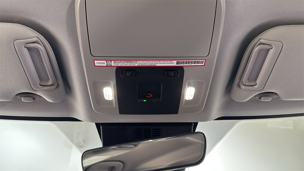 2025 Toyota Camry LE photo 11