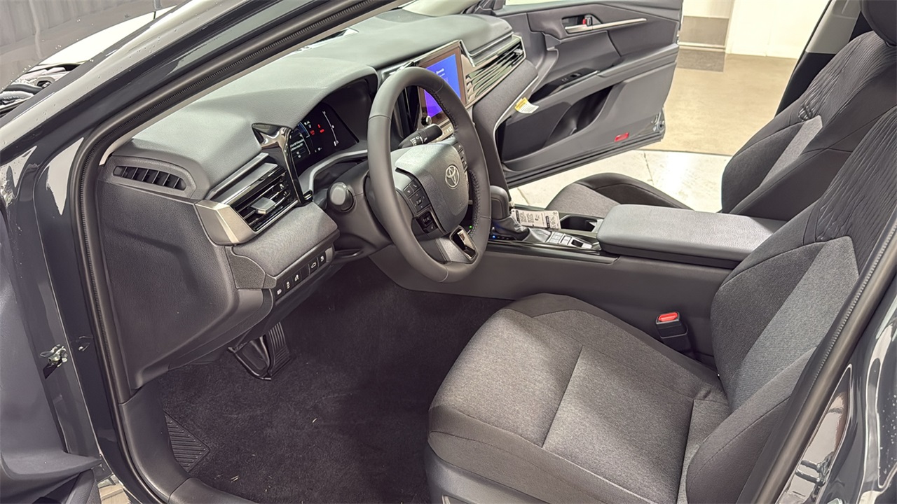 2025 Toyota Camry LE photo 12