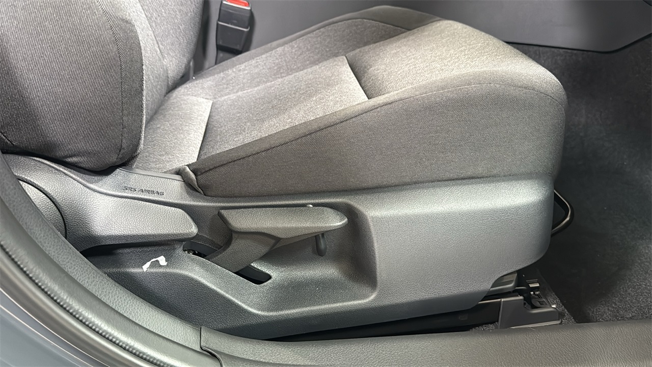 2025 Toyota Camry LE photo 20