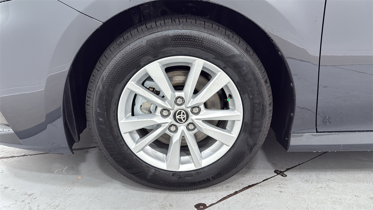 2025 Toyota Camry LE photo 24