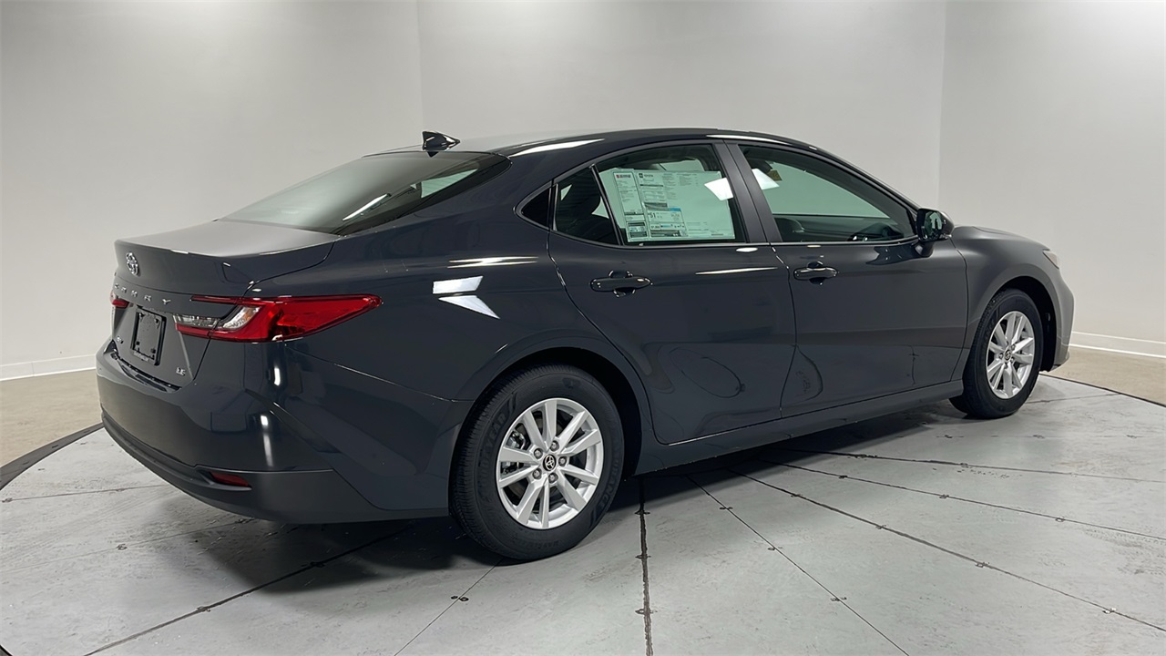2025 Toyota Camry LE photo 5