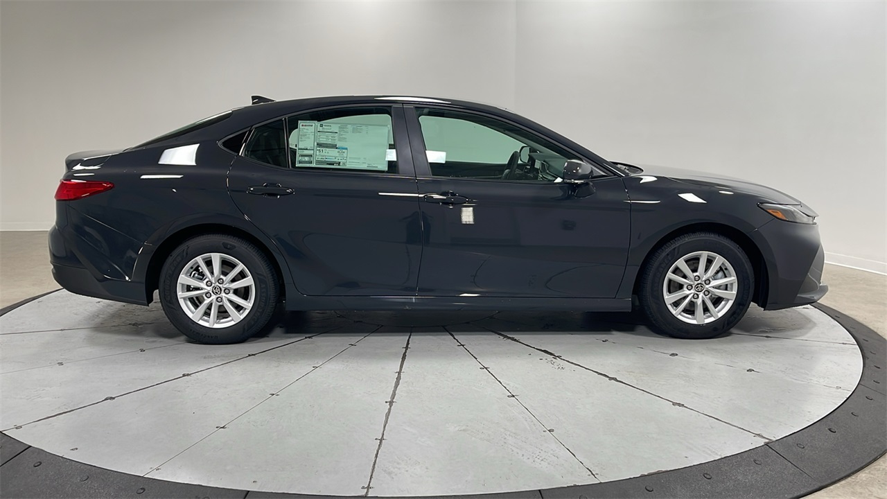 2025 Toyota Camry LE photo 6