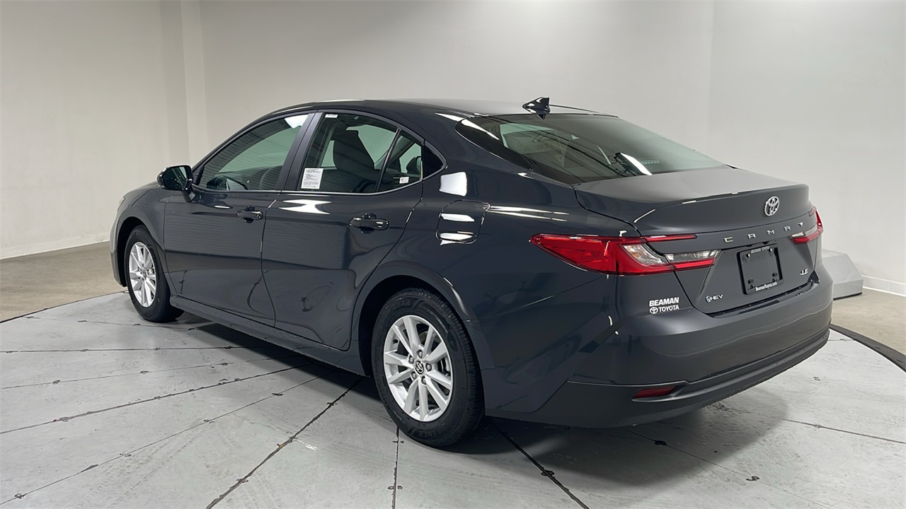 2025 Toyota Camry LE photo 7