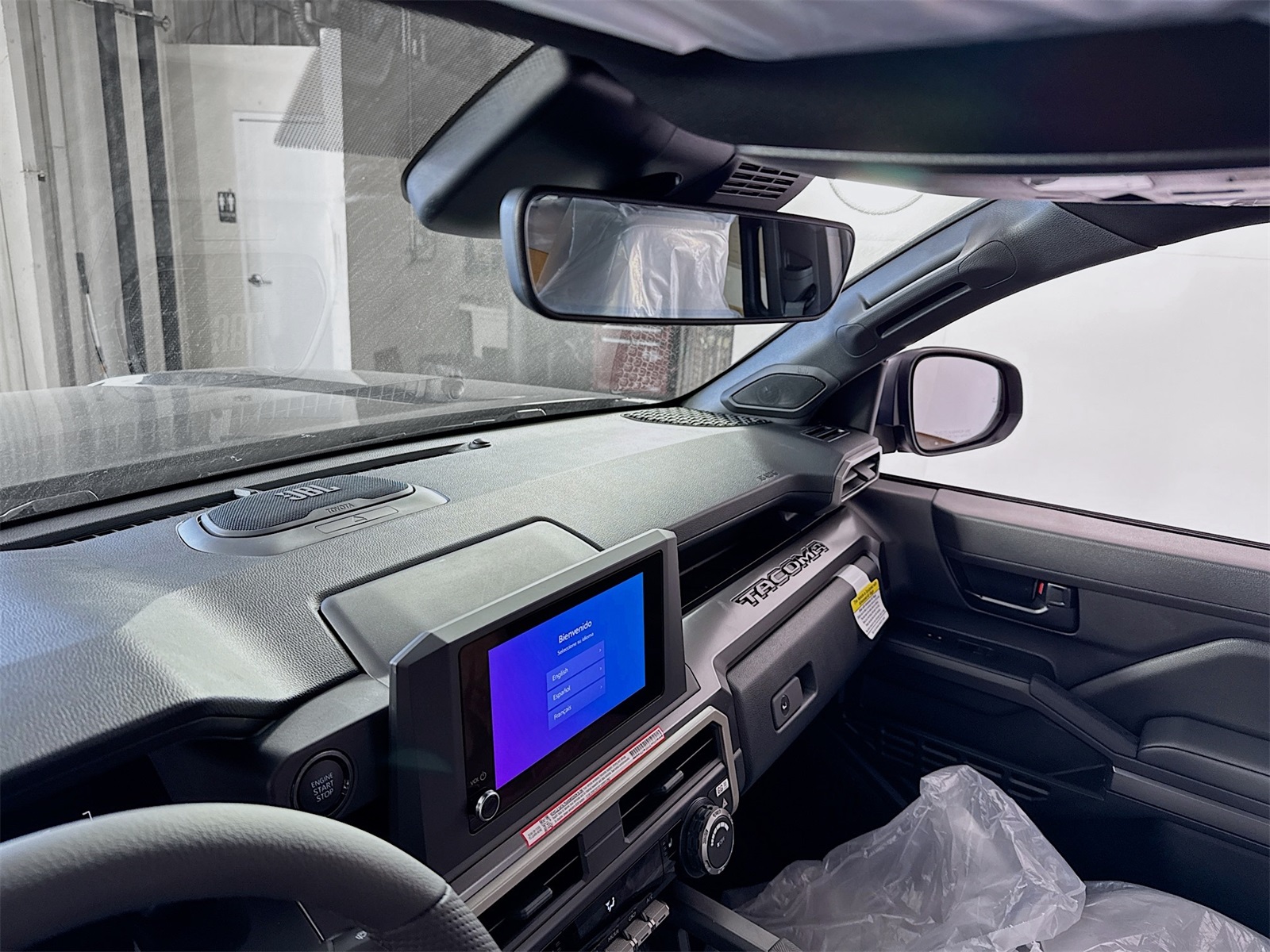 2025 Toyota Tacoma SR5 Double Cab photo 6