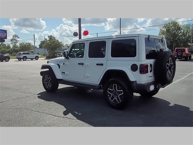 2025 Jeep Wrangler 4-Door Sahara 4x4